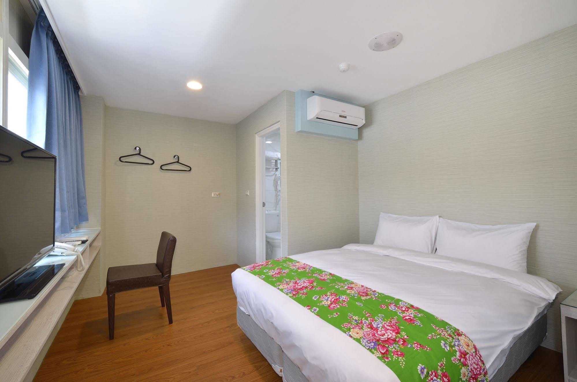 Mini Box Hotel 台北市 エクステリア 写真