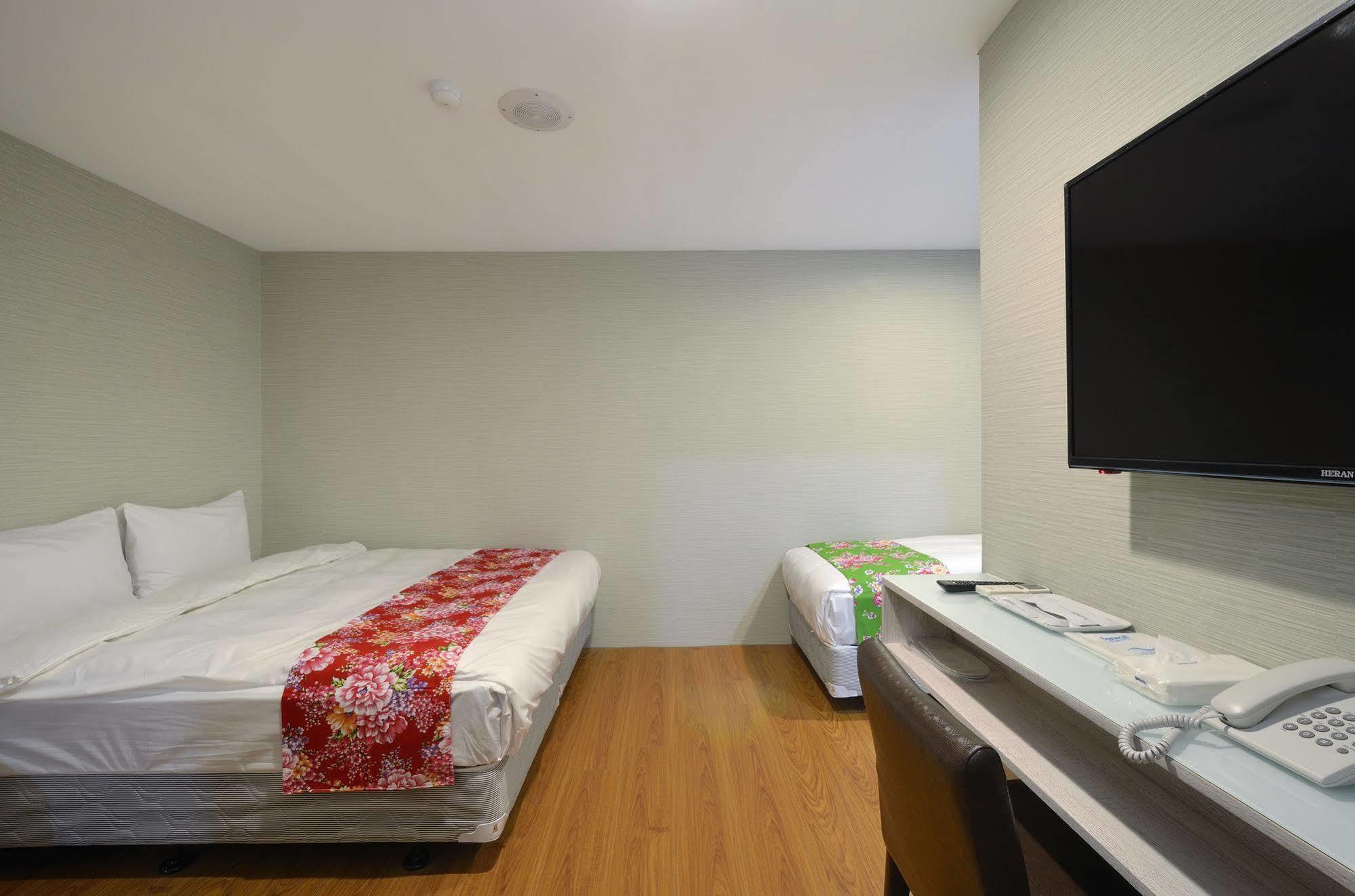 Mini Box Hotel 台北市 エクステリア 写真